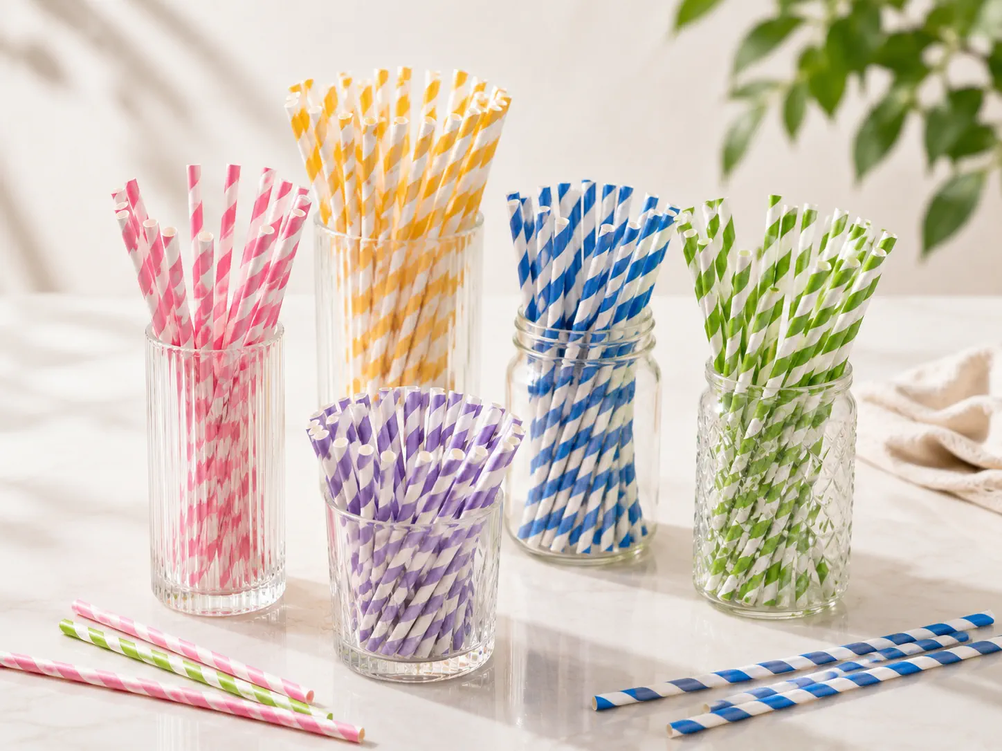 Colorful paper straws for cafe and beverage packaging programs